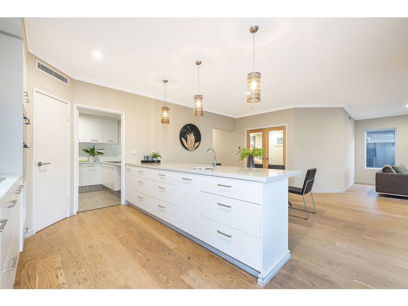9 Carmen Circuit, The Vines WA 6069