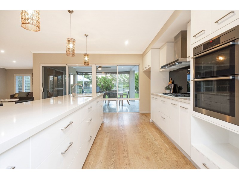 9 Carmen Circuit, The Vines WA 6069