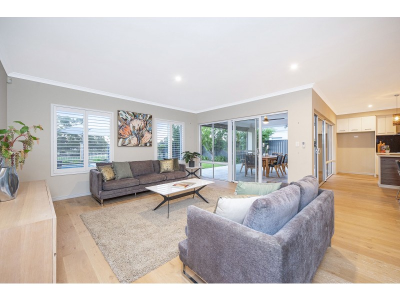 9 Carmen Circuit, The Vines WA 6069