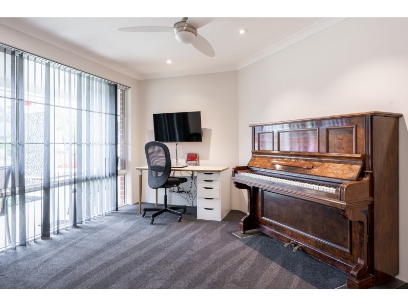 14 Dorrigo Way, South Lake WA 6164