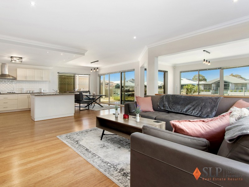33 Waterlily Drive, Dudley Park WA 6210