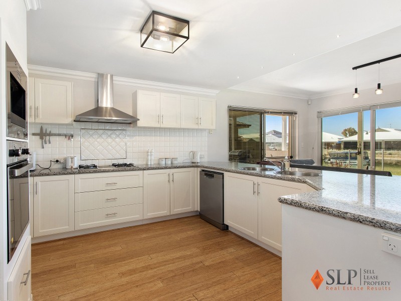 33 Waterlily Drive, Dudley Park WA 6210