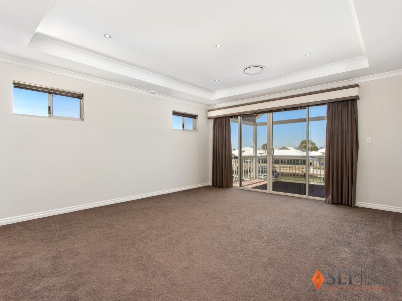 33 Waterlily Drive, Dudley Park WA 6210