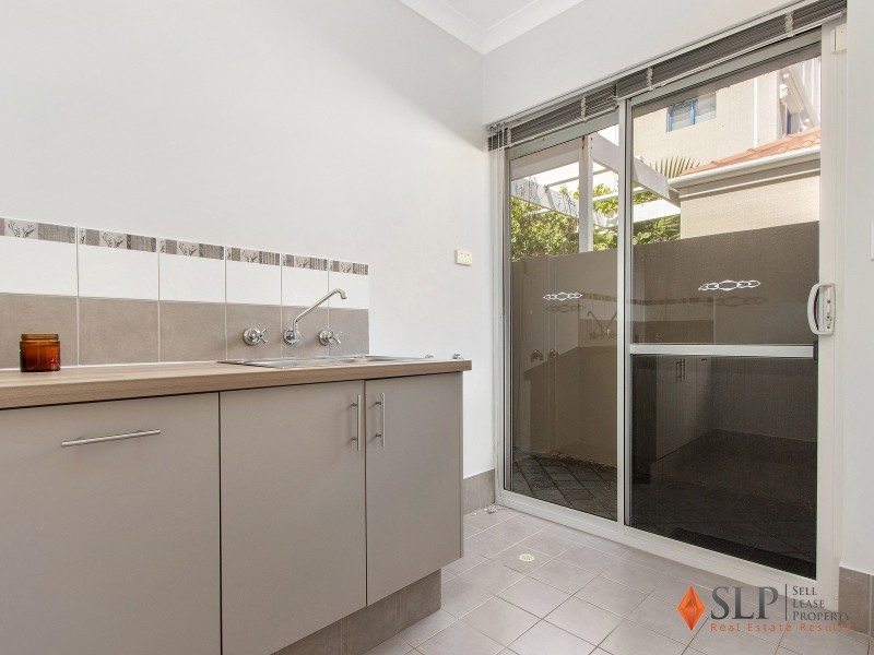 33 Waterlily Drive, Dudley Park WA 6210