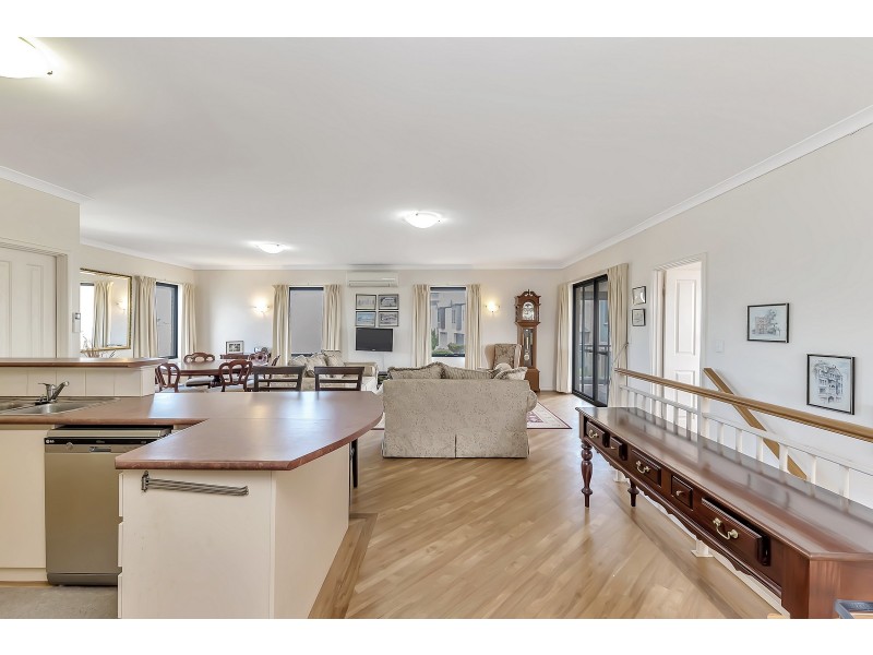 34 Shayne Street, Halls Head WA 6210