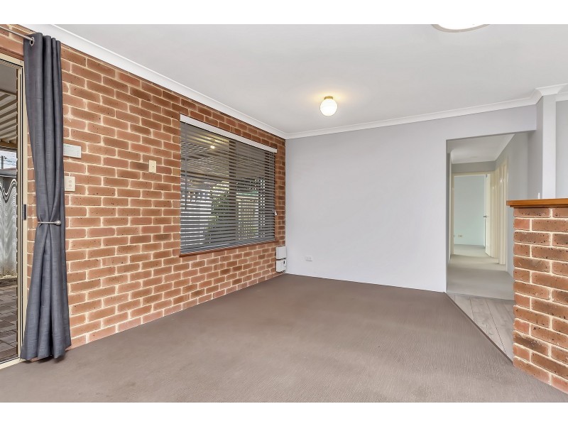 1/4 Owen Street, Mandurah WA 6210