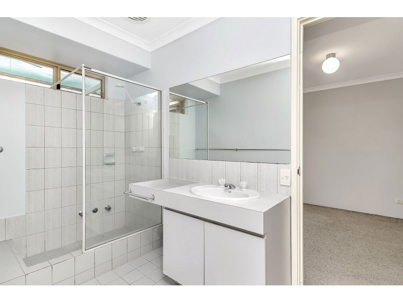 1/4 Owen Street, Mandurah WA 6210