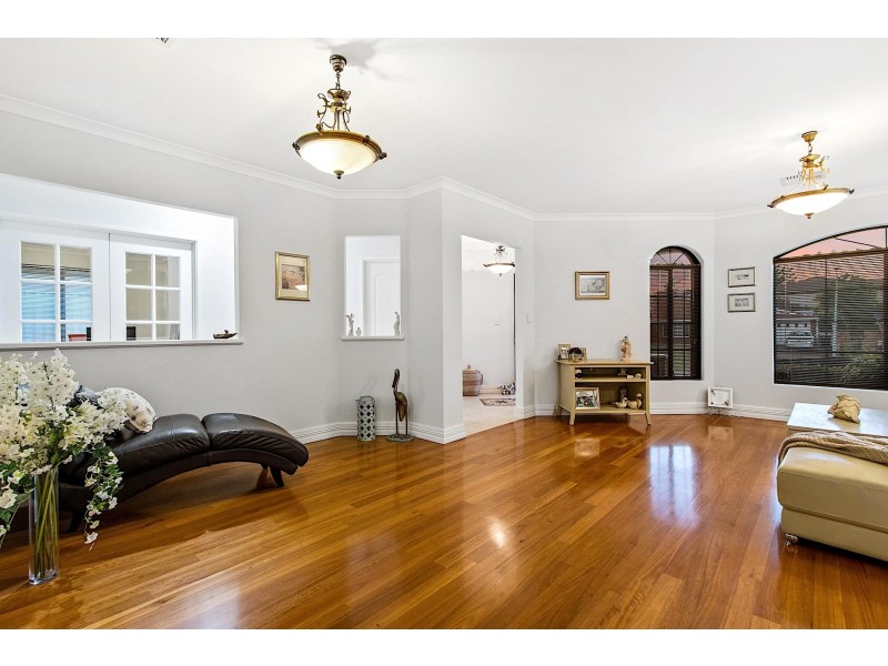 34 Constellation Drive, Ocean Reef WA 6027