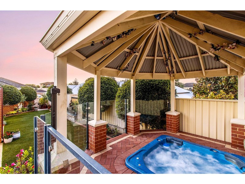 34 Constellation Drive, Ocean Reef WA 6027