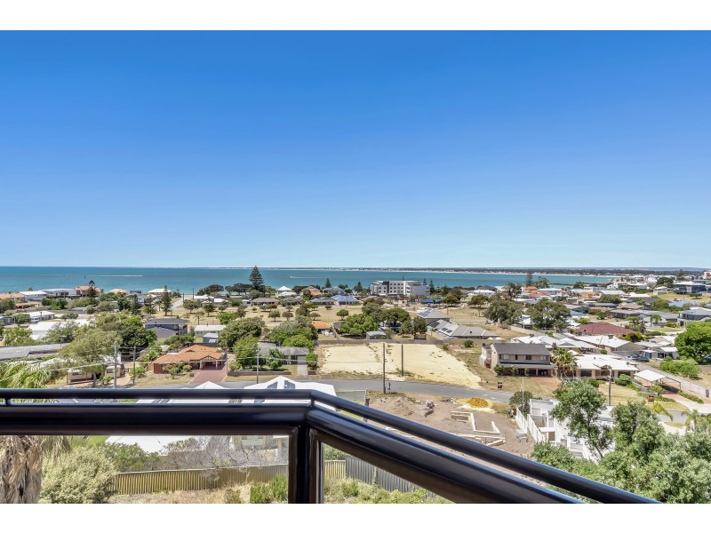 22/6A Valley Road, Halls Head WA 6210
