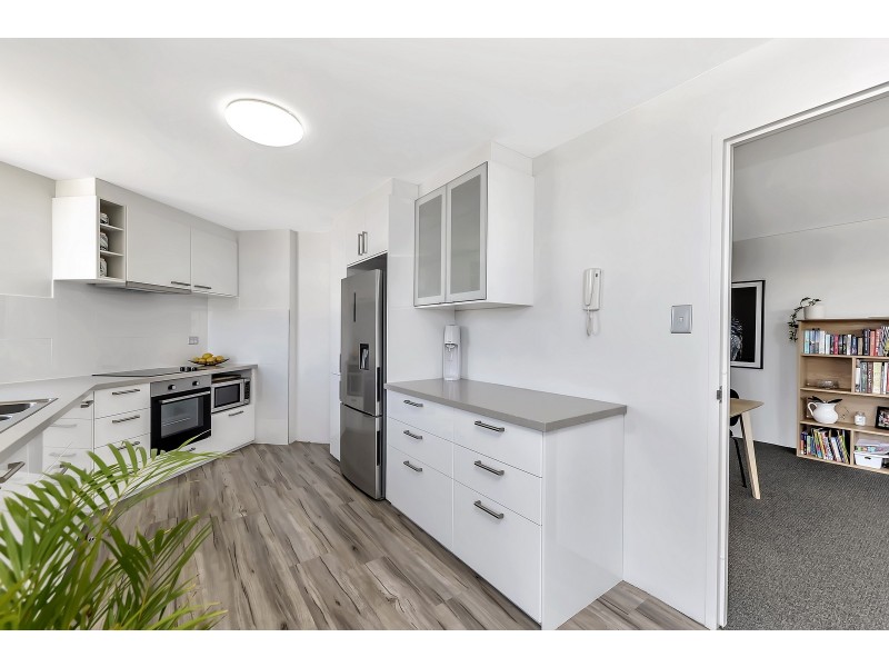 22/6A Valley Road, Halls Head WA 6210