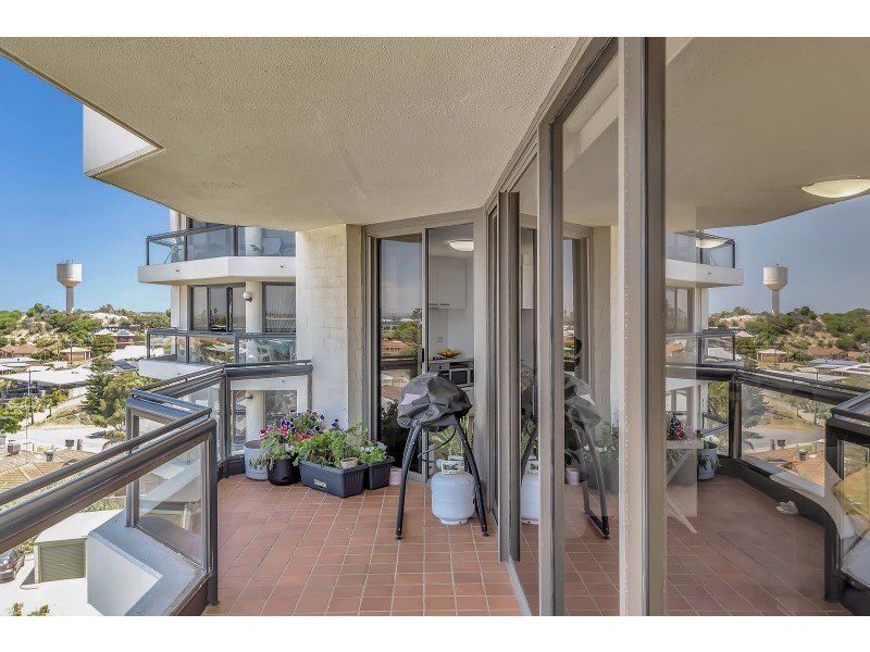 22/6A Valley Road, Halls Head WA 6210