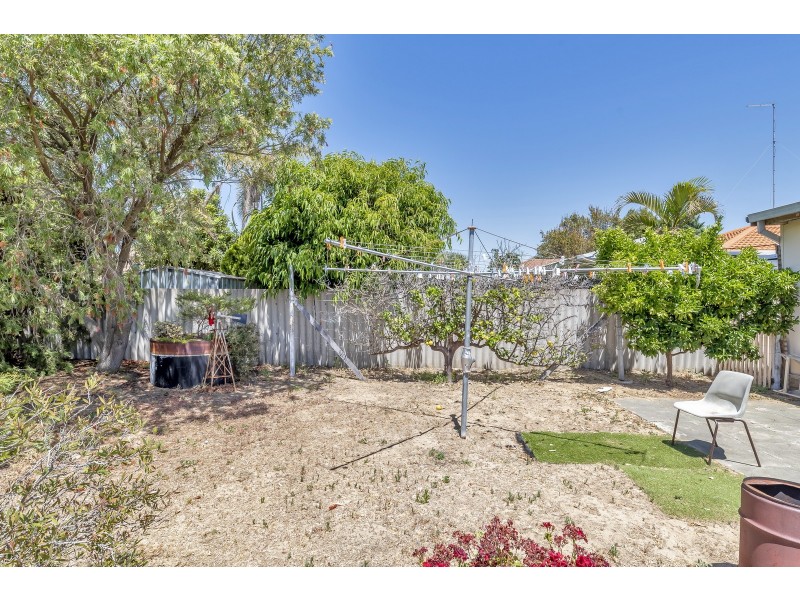 6 Goomarl Street, Dudley Park WA 6210