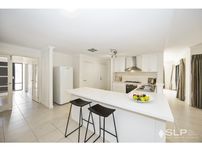 8 Heliconia Turn, Stirling WA 6021