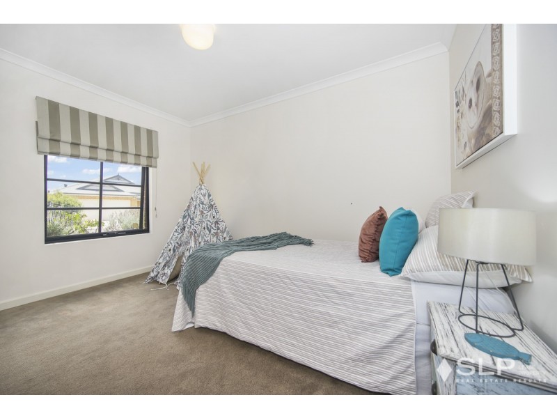 8 Heliconia Turn, Stirling WA 6021