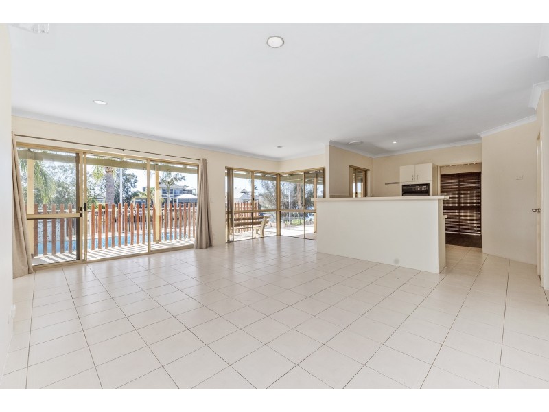 9 Robertson Grove, South Yunderup WA 6208