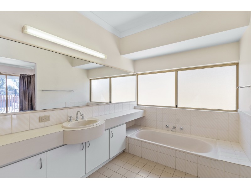 9 Robertson Grove, South Yunderup WA 6208