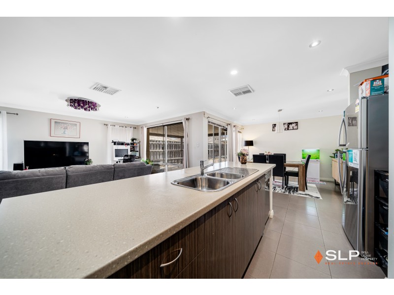 35 Pierre Bend, Ellenbrook WA 6069