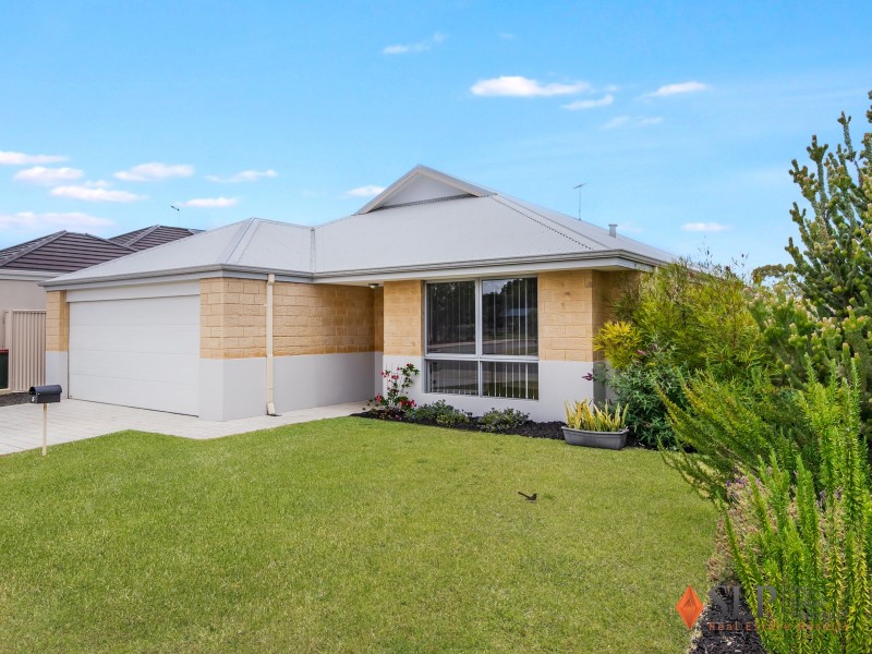 8 Arnside Bend, Waikiki WA 6169