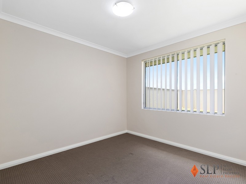 8 Arnside Bend, Waikiki WA 6169