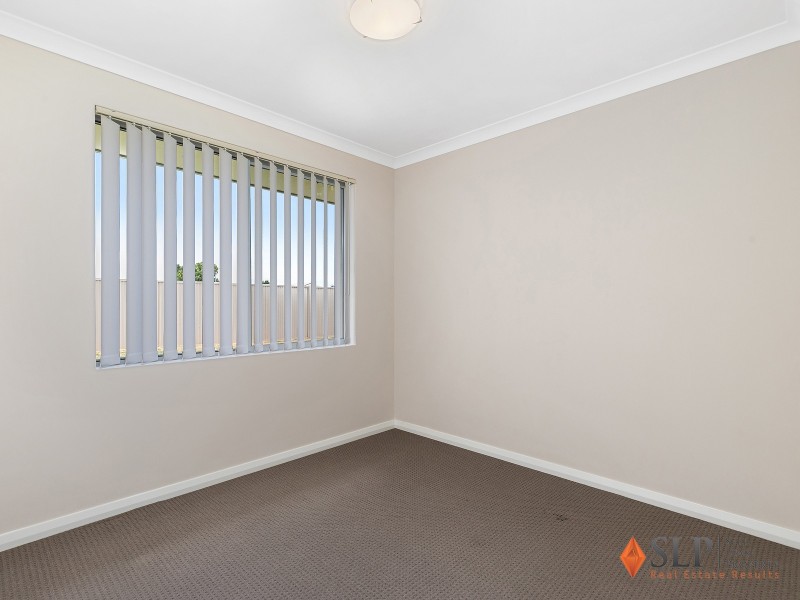 8 Arnside Bend, Waikiki WA 6169