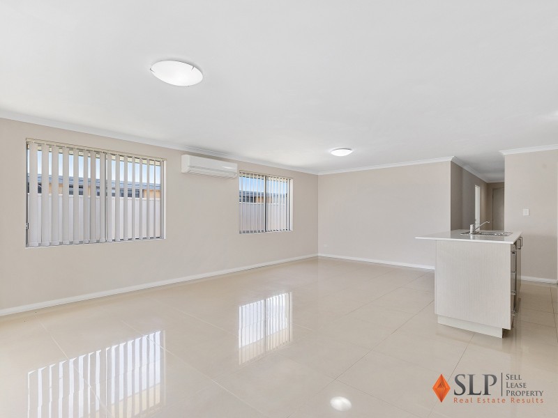 8 Arnside Bend, Waikiki WA 6169