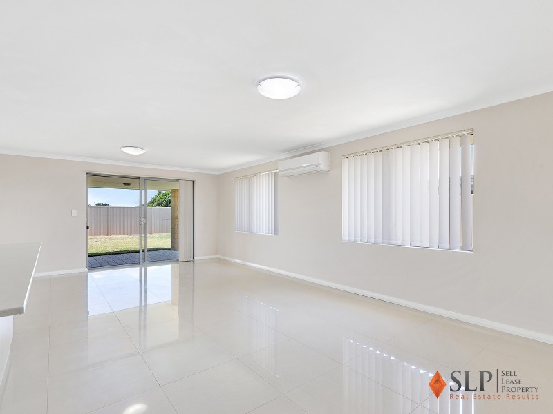 8 Arnside Bend, Waikiki WA 6169