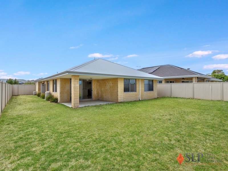 8 Arnside Bend, Waikiki WA 6169