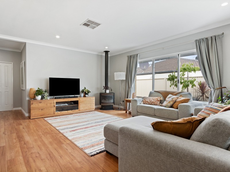 12 McKenzie Corner, Bertram WA 6167