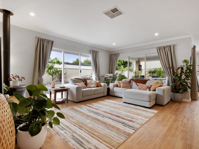 12 McKenzie Corner, Bertram WA 6167