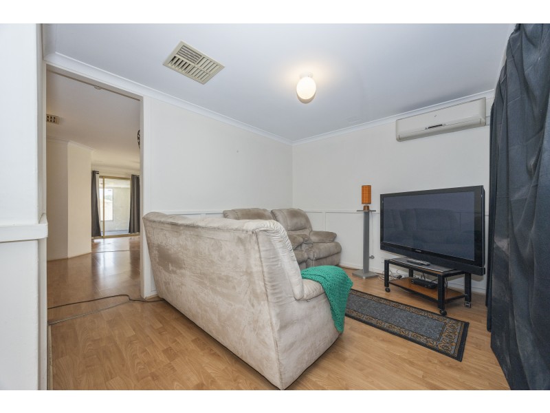 16 Wenstead Place, Stratton WA 6056