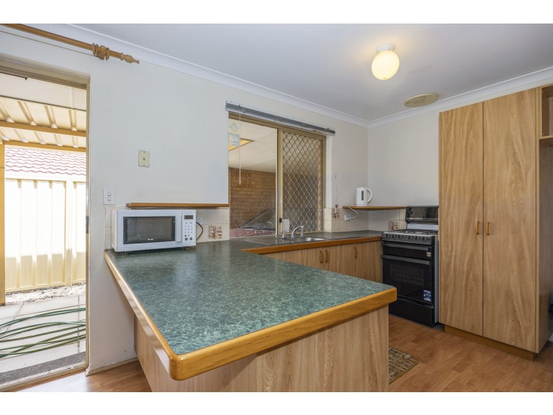 16 Wenstead Place, Stratton WA 6056