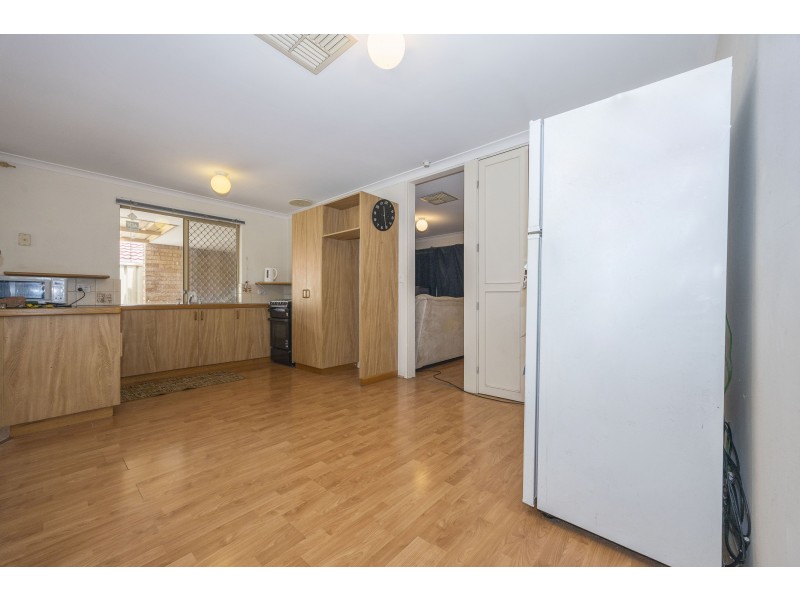 16 Wenstead Place, Stratton WA 6056