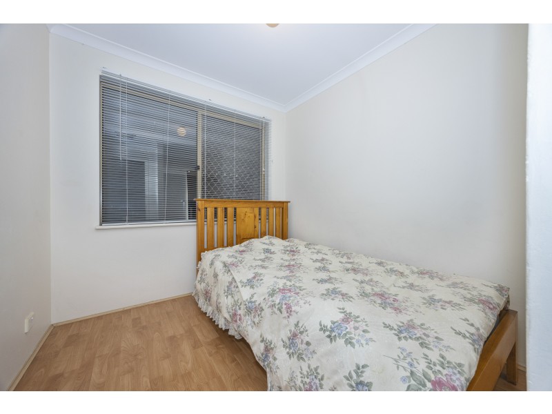 16 Wenstead Place, Stratton WA 6056