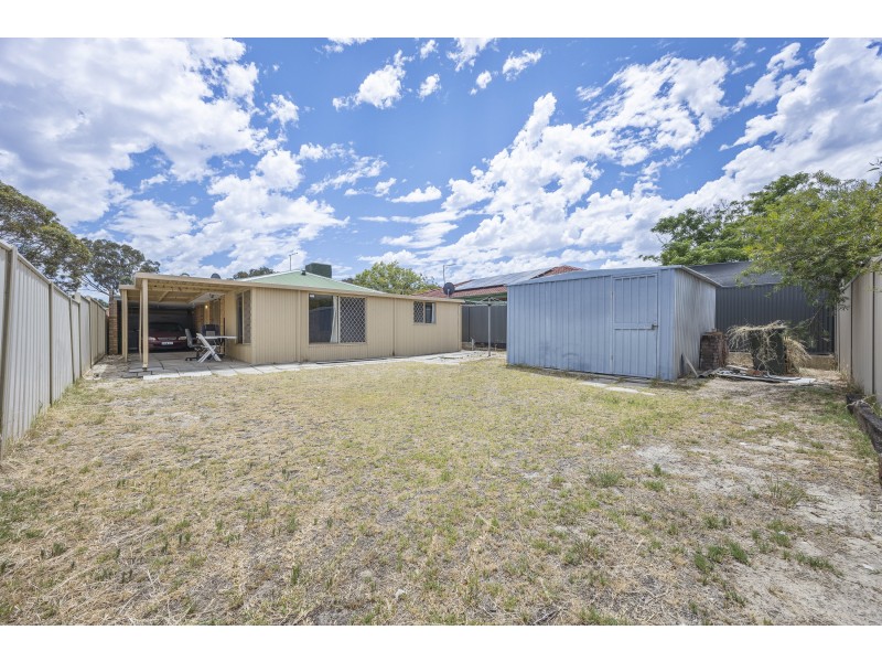 16 Wenstead Place, Stratton WA 6056