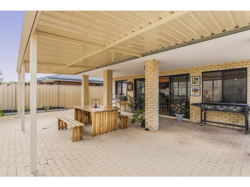 9 Dewsbury Drive, Bertram WA 6167