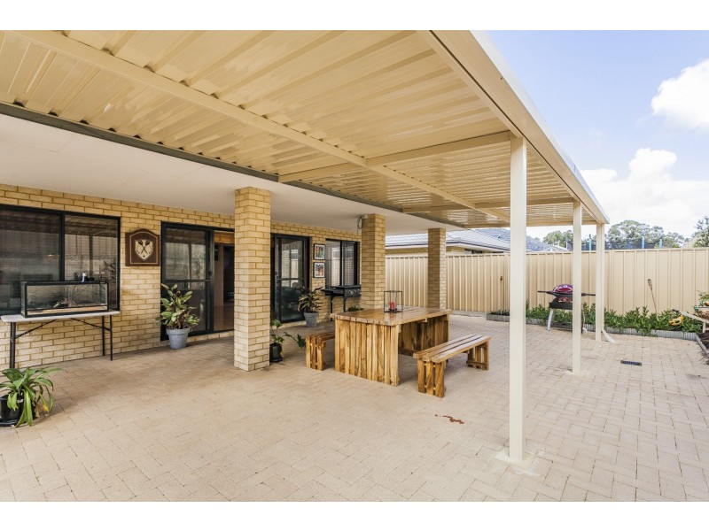 9 Dewsbury Drive, Bertram WA 6167