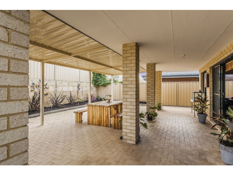 9 Dewsbury Drive, Bertram WA 6167