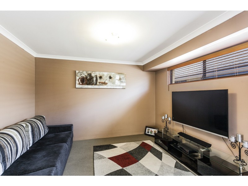 9 Dewsbury Drive, Bertram WA 6167