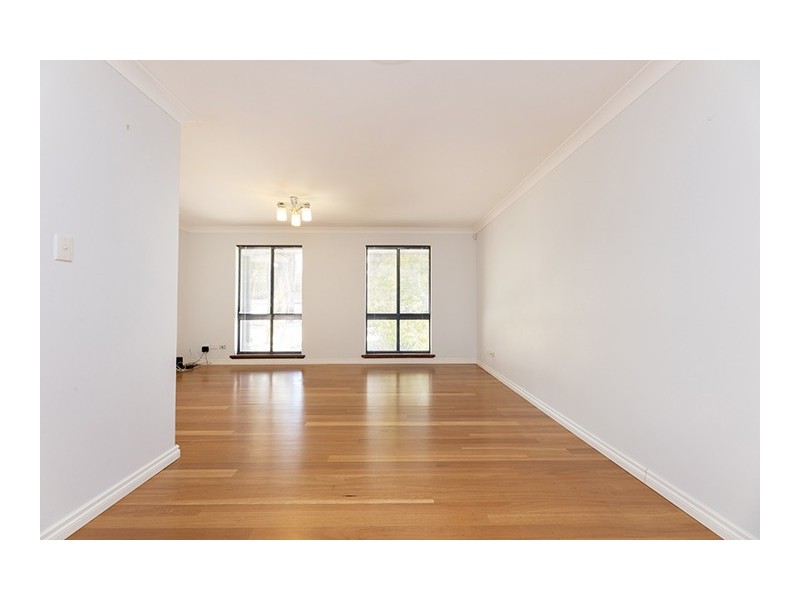 8 Grevillea Way, Heathridge WA 6027