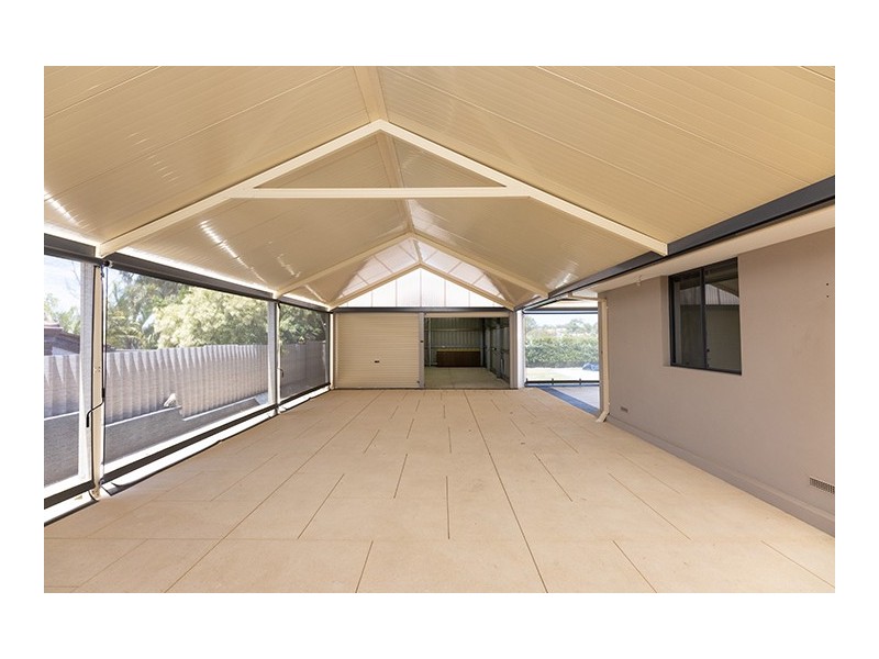 8 Grevillea Way, Heathridge WA 6027