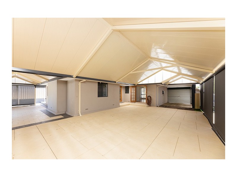 8 Grevillea Way, Heathridge WA 6027