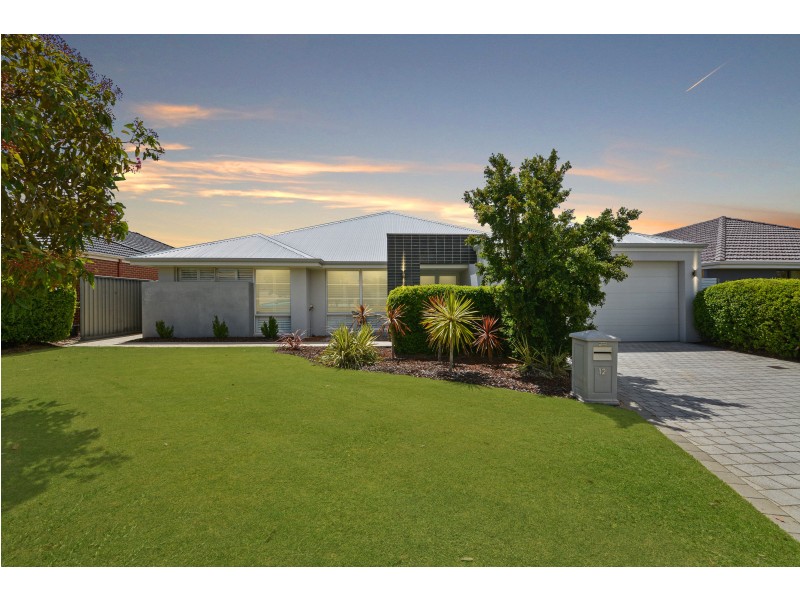12 Solander Street, Harrisdale WA 6112