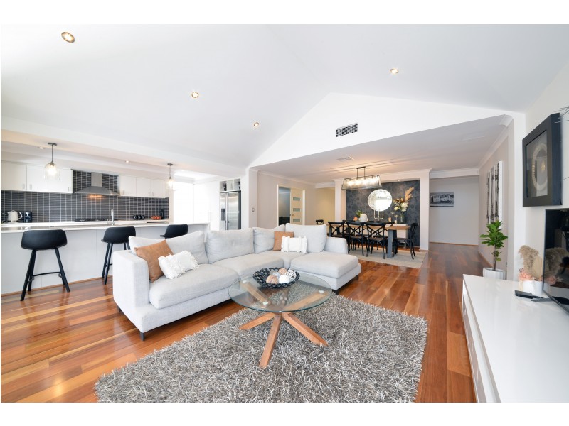 12 Solander Street, Harrisdale WA 6112