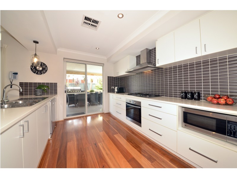 12 Solander Street, Harrisdale WA 6112