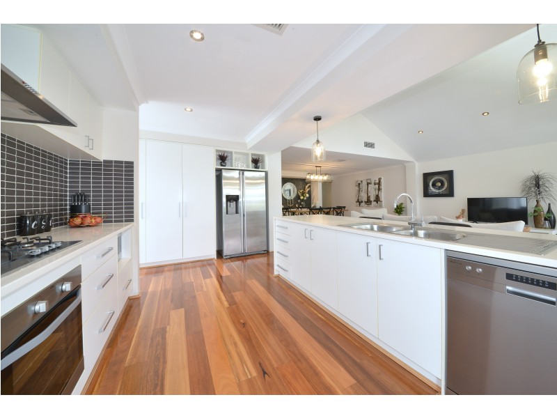 12 Solander Street, Harrisdale WA 6112