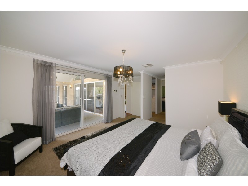 12 Solander Street, Harrisdale WA 6112