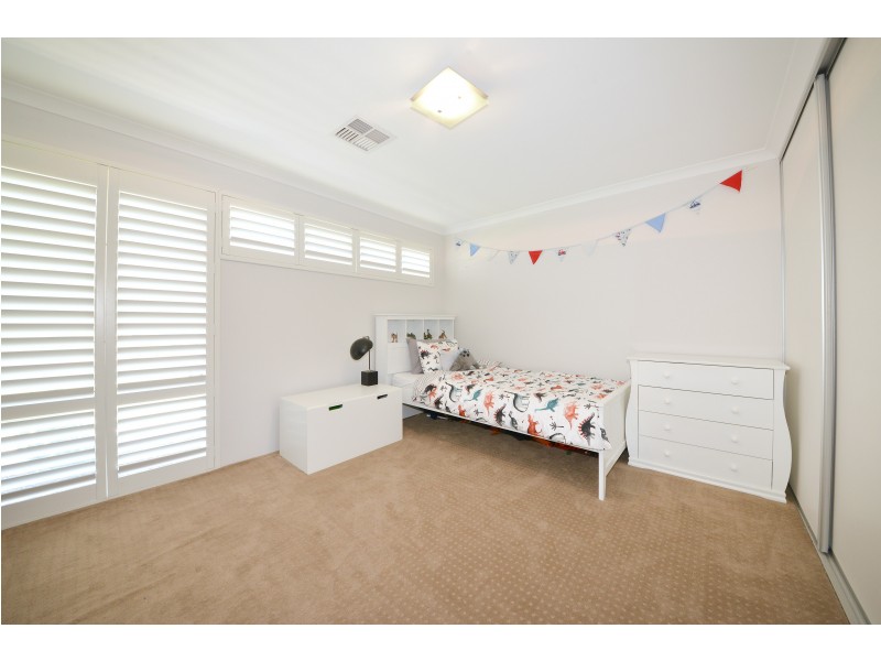 12 Solander Street, Harrisdale WA 6112