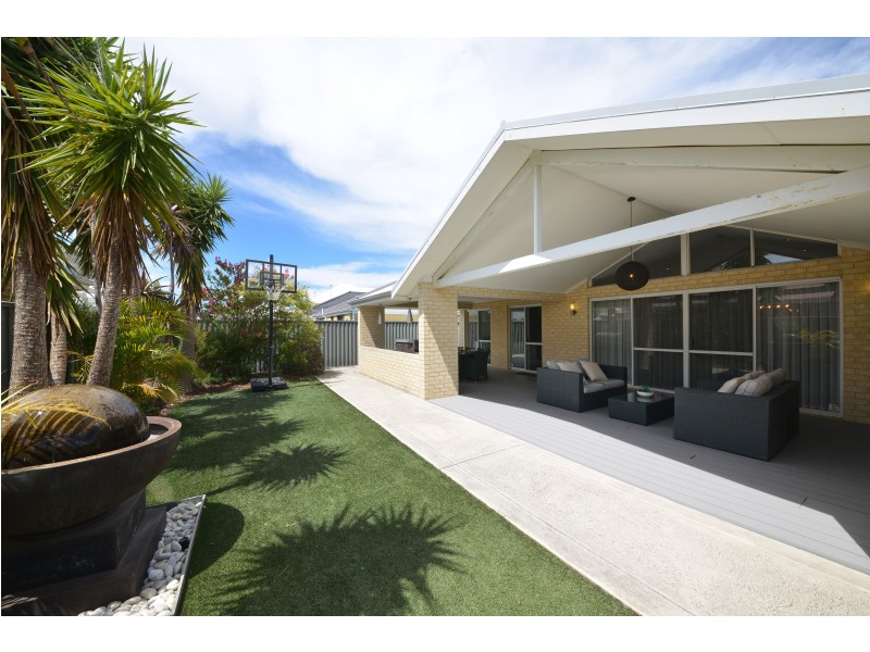 12 Solander Street, Harrisdale WA 6112