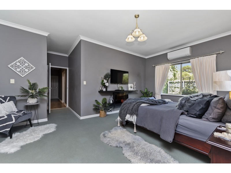 44 Trenant Park Gardens, Golden Bay WA 6174